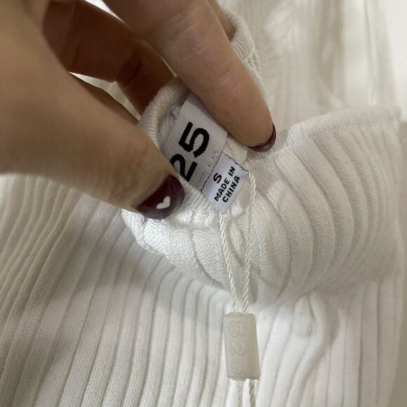 NEW! 535 America one shoulder ribbed white cropped top small - Picture 4 of 9